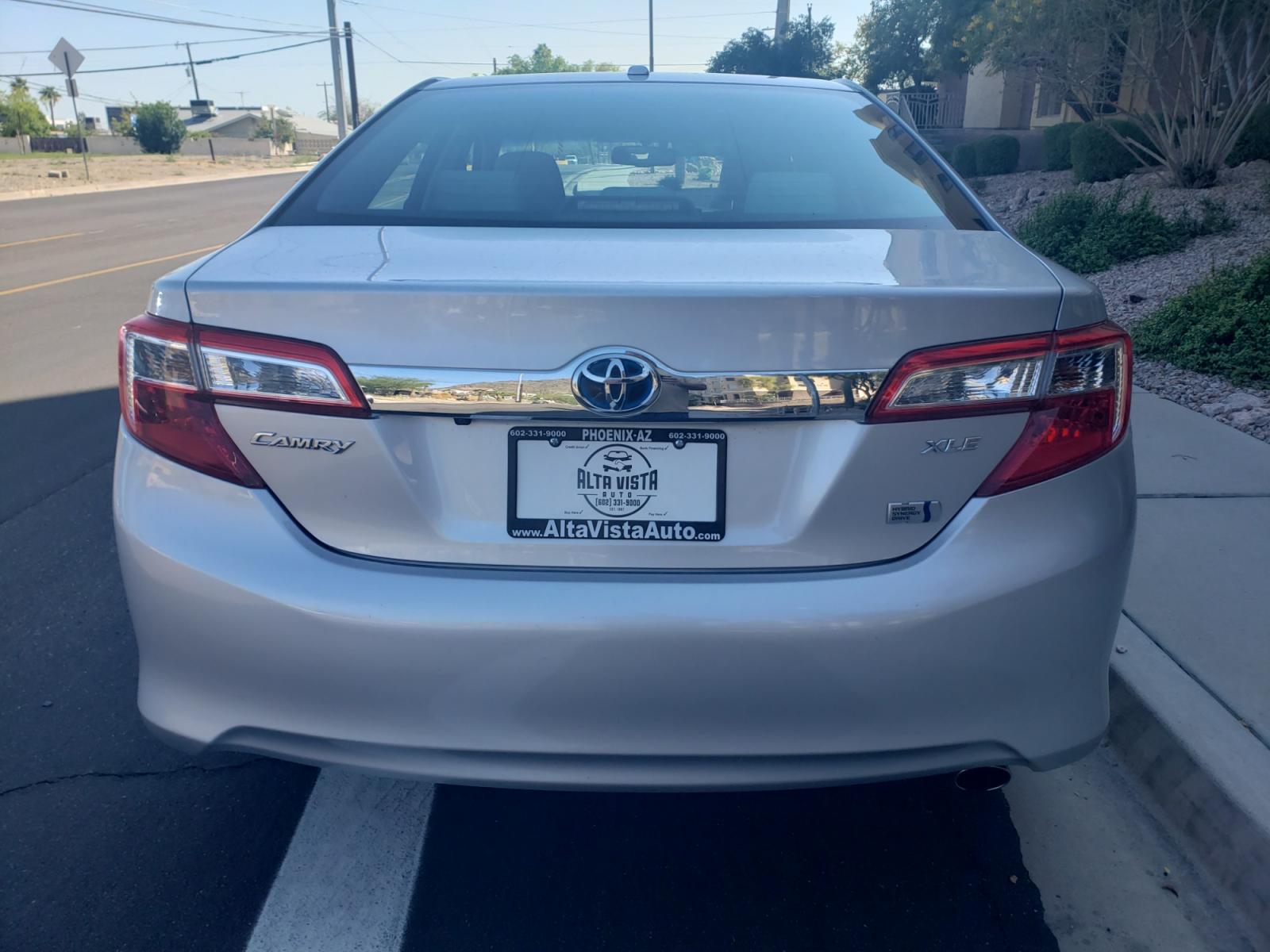 2014 /gray and black Toyota Camry Hybrid lx (4T1BD1FK3EU) with an 3.5L V6 DOHC 24V engine, 5-Speed Automatic transmission, located at 323 E Dunlap Ave., Phoenix, AZ, 85020, (602) 331-9000, 33.567677, -112.069000 - Photo #7